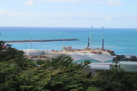 Photo of property in 6b Scott Street, Moturoa, New Plymouth, 4310