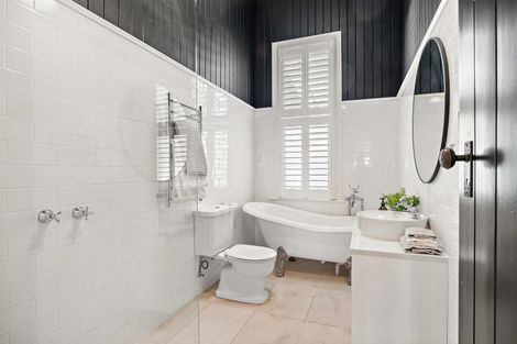 Photo of property in 70 Pomona Road, Kumeu, 0891