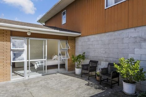 Photo of property in 61 Queenstown Road, Onehunga, Auckland, 1061