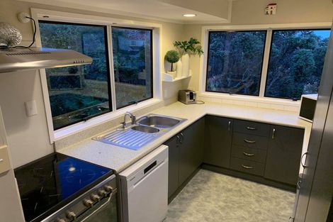 Photo of property in 47 John Dee Crescent, Red Beach, 0932