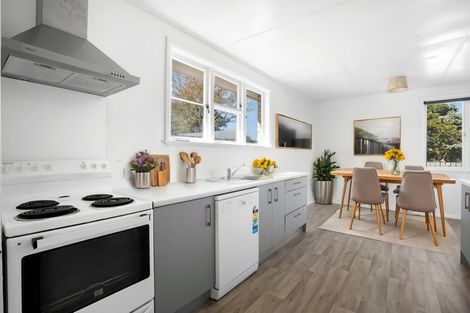 Photo of property in 2 Kenney Crescent, Fairfield, Hamilton, 3214