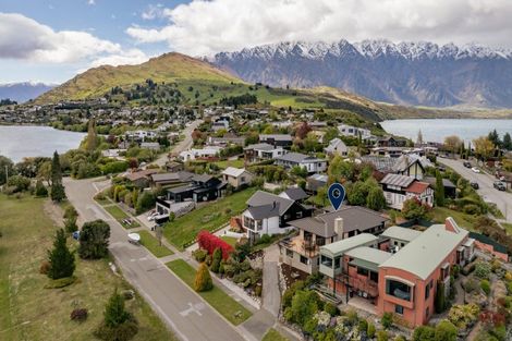 Photo of property in 12 Grove Lane, Kelvin Heights, Queenstown, 9300