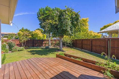 Photo of property in 1 Athlone Place, Hokowhitu, Palmerston North, 4410