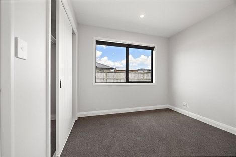 Photo of property in 23 Robert Might Road, Kumeu, 0810