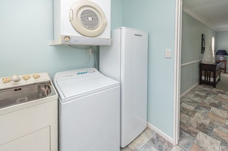 Photo of property in 9 Holdsworth Drive, Otamatea, Whanganui, 4500