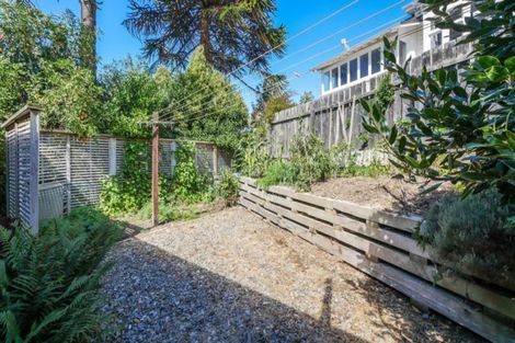 Photo of property in 16 Middleton Road, Kew, Dunedin, 9012