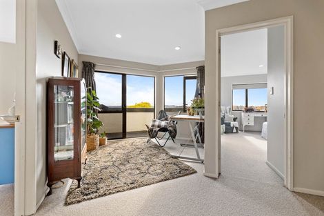 Photo of property in 33 Greenfield Drive, Western Heights, Hamilton, 3200