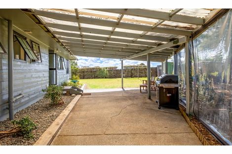 Photo of property in 7 Imperial Place, Henderson, Auckland, 0612