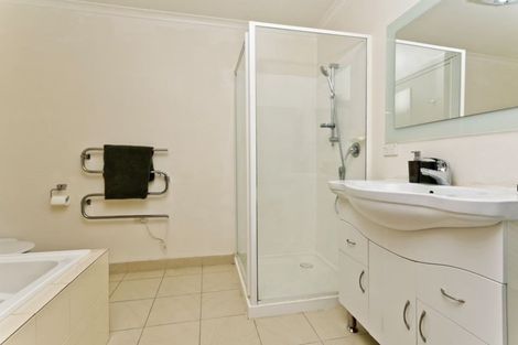 Photo of property in 2d/47 Stanhope Road, Mount Wellington, Auckland, 1051