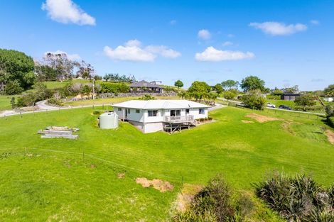 Photo of property in 11 Lupis Way, Kaiwaka, 0573