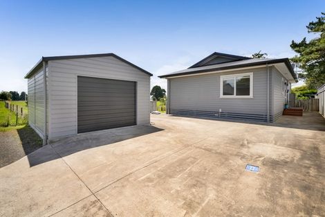 Photo of property in 8 Manatu Lane, Inglewood, 4330