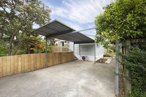 Photo of property in 18 Sarona Avenue, Glen Eden, Auckland, 0602