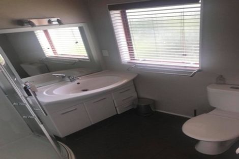 Photo of property in 14 Kilkenny Place, Fitzherbert, Palmerston North, 4410