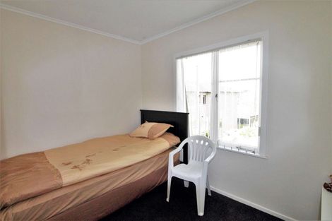 Photo of property in 486 Blockhouse Bay Road, Blockhouse Bay, Auckland, 0600