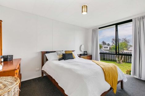 Photo of property in 8 Longstead Avenue, Papamoa Beach, Papamoa, 3118