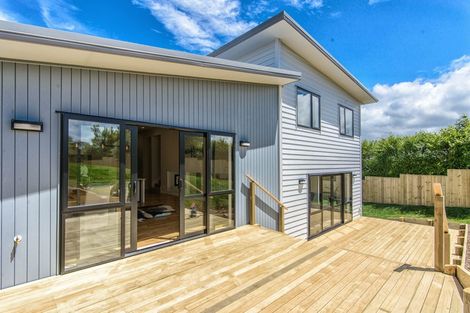 Photo of property in 9 Nerehana Place, Red Beach, 0932