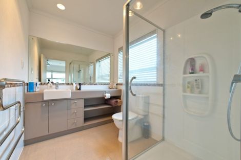 Photo of property in 16 Lake Drive, Karaka, Papakura, 2113