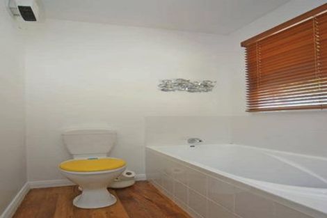 Photo of property in 30 Spencer Street, Crofton Downs, Wellington, 6035