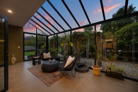 Photo of property in 8b Minaret Ridge, Wanaka, 9305