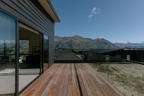 Photo of property in 60 Kirimoko Crescent, Wanaka, 9305