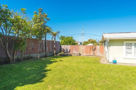 Photo of property in 19 Tongariro Street, Castlecliff, Whanganui, 4501