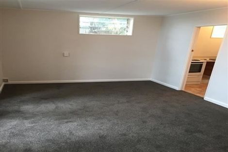 Photo of property in 29 Marine Parade, Bluff Hill, Napier, 4110