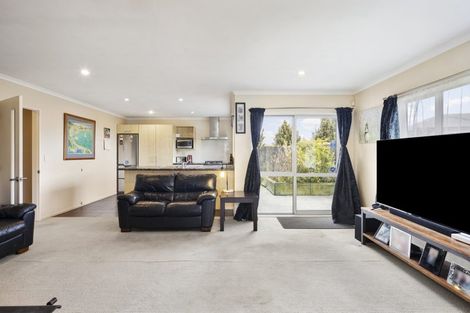 Photo of property in 231 Mark Avenue, Grenada Village, Wellington, 6037