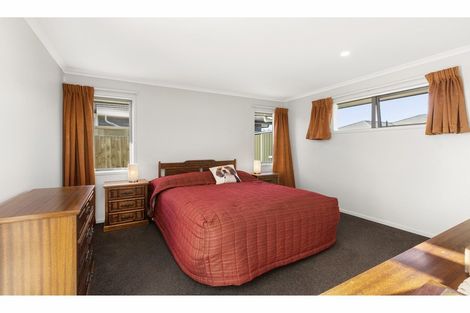 Photo of property in 4 Plescher Crescent, Leamington, Cambridge, 3432