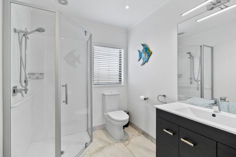 Photo of property in 18 Applemoors Way, Riverhead, 0820