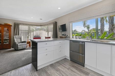 Photo of property in 61 Basley Road, Owhata, Rotorua, 3010