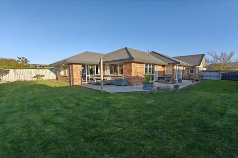 Photo of property in 167 Pacific Drive, Fitzherbert, Palmerston North, 4410
