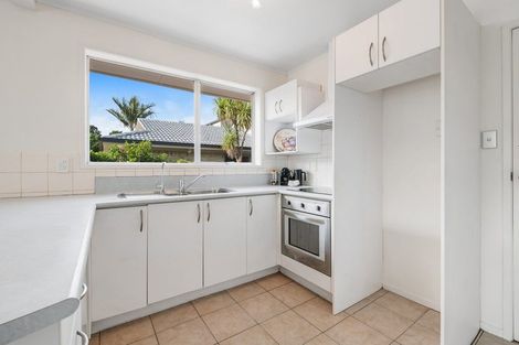 Photo of property in 2/9 Motuora Road, Manly, Whangaparaoa, 0930