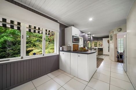 Photo of property in 21 Kopiko Road, Titirangi, Auckland, 0604
