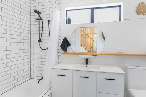 Photo of property in 75 Gillies Avenue, Taupo, 3330