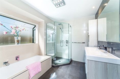 Photo of property in 2 Shenton Place, Burswood, Auckland, 2013