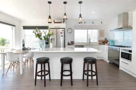 Photo of property in 10 Everard Avenue, Army Bay, Whangaparaoa, 0930