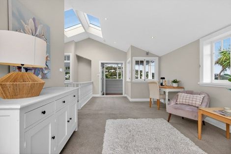 Photo of property in 49 Tio Tio Road, Miramar, Wellington, 6022