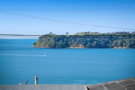 Photo of property in 8a Melandra Road, Stanmore Bay, Whangaparaoa, 0932