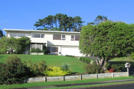Photo of property in 17 Galaxy Drive, Mairangi Bay, Auckland, 0630