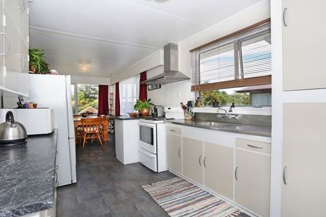 Photo of property in 4 Acacia Street, Kelvin Grove, Palmerston North, 4414