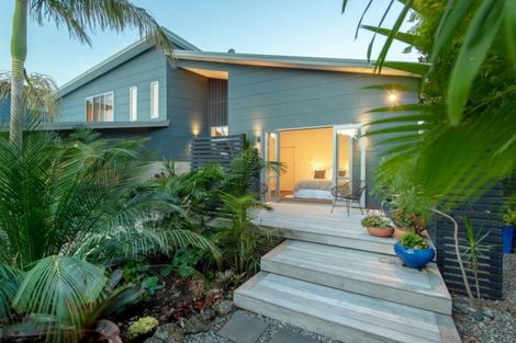 Photo of property in 98 Clovelly Road, Bucklands Beach, Auckland, 2012