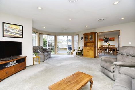 Photo of property in 31 Creese Place, Redwood, Christchurch, 8051