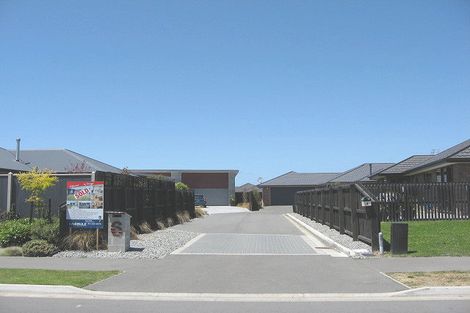 Photo of property in 6 Ruahine Place, Parklands, Christchurch, 8083