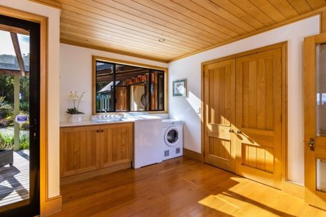 Photo of property in 18 Whakamoenga Point, Acacia Bay, Taupo, 3385