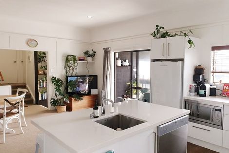 Photo of property in 1/7 Hauraki Crescent, Pinehill, Auckland, 0632