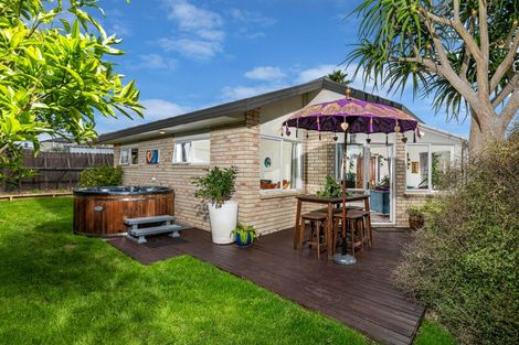 Photo of property in 7a Martin Jugum Lane, Ranui, Auckland, 0612