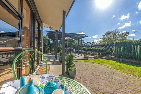 Photo of property in 61 Turitea Road, Fitzherbert, Palmerston North, 4472