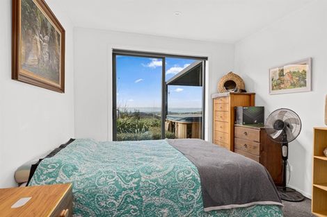 Photo of property in 124 Te Kanae Road, South Head, Helensville, 0874