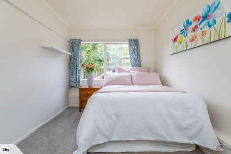 Photo of property in 1/62 Stapleford Crescent, Browns Bay, Auckland, 0630