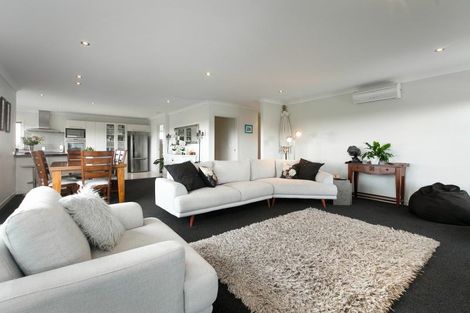 Photo of property in 12 Haden Place, Omokoroa, 3114